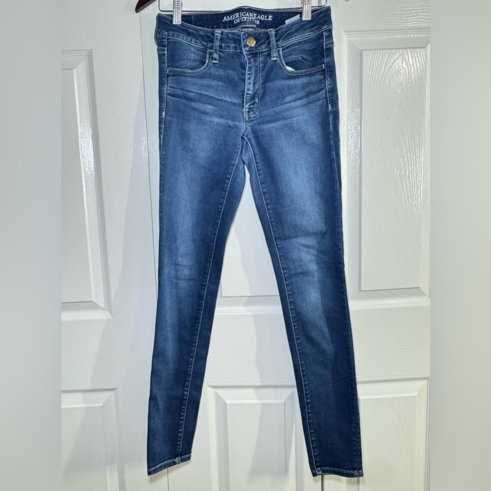 American Eagle Outfitters Medium Wash Super Stretch Jegging - Size: 6 Long